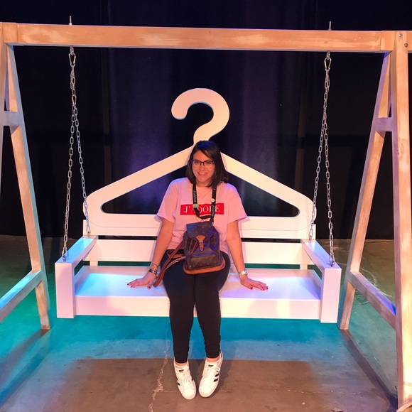 Meet The Posher - Picture 1 of 6